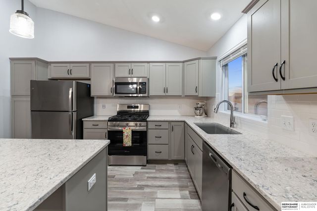 10913 Craig Street, Omaha, NE 68142