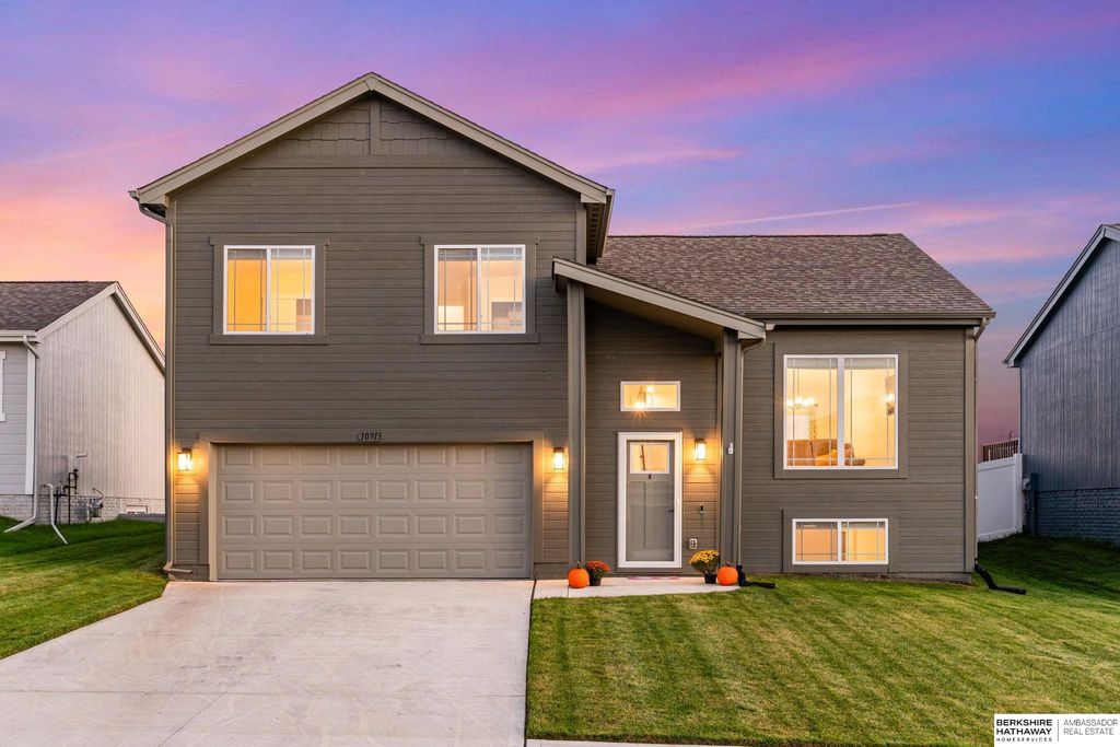 10913 Craig Street, Omaha, NE 68142