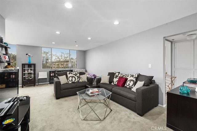 4501 Cedros 239, Sherman Oaks, CA 91403