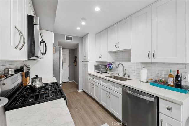 4501 Cedros 239, Sherman Oaks, CA 91403