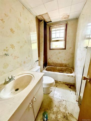 20 Maple Trail, Wurtsboro, NY 12790