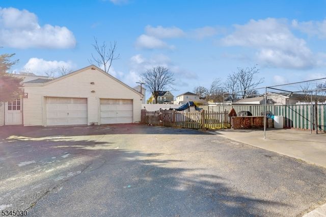 512 Jefferson Ave, Elizabeth City, NJ 07201
