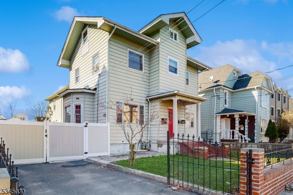 512 Jefferson Ave, Elizabeth City, NJ 07201