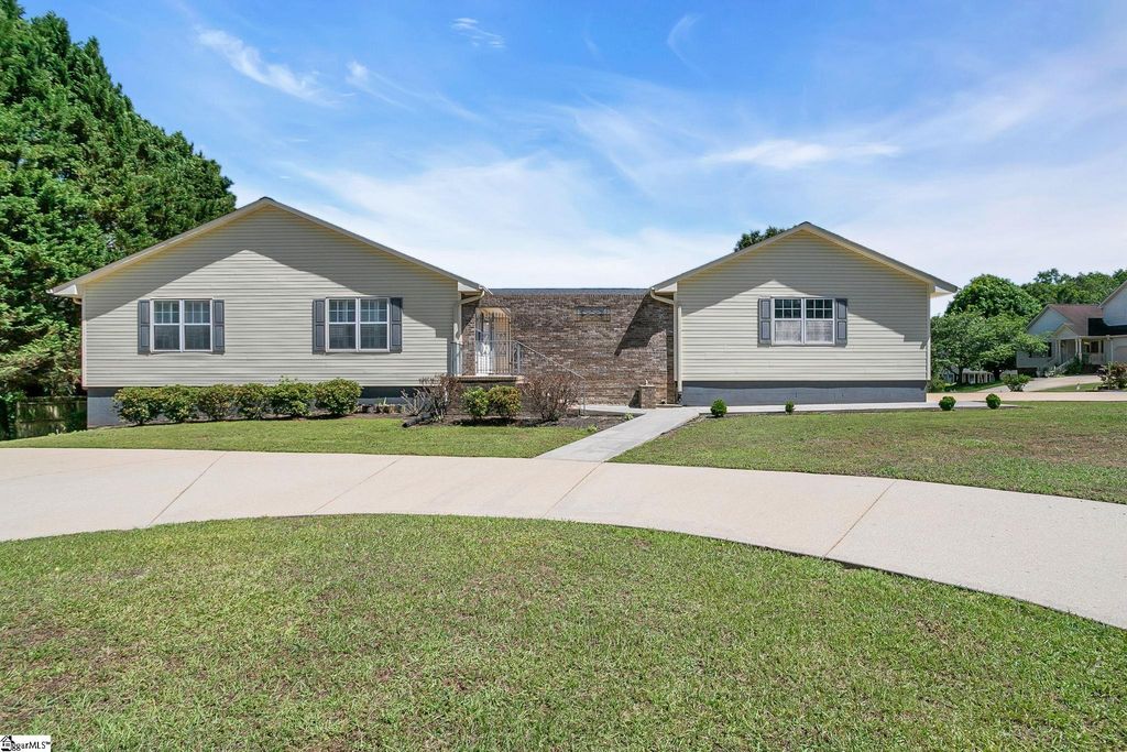 1 Sheridan Place, Greer, SC 29650