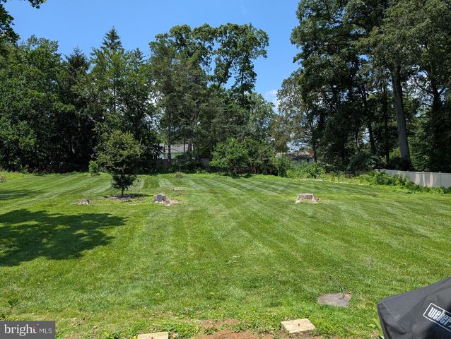 2601 WAYLAND RD, Berwyn, PA 19312