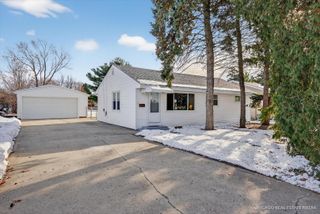 871 S Chatham Avenue, Addison, IL 60101