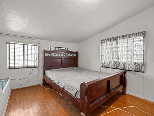 6072 S Maple Avenue, Fresno, CA 93725