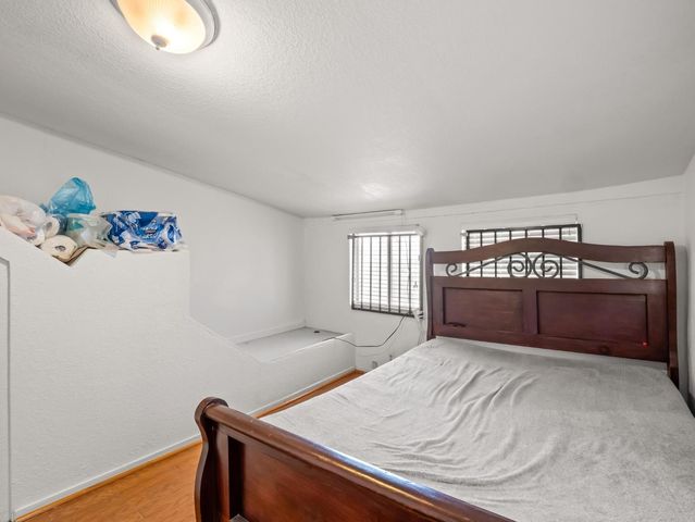 6072 S Maple Avenue, Fresno, CA 93725