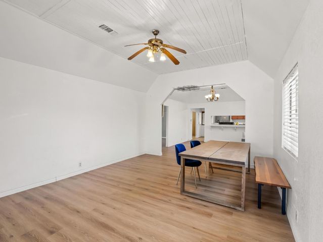 6072 S Maple Avenue, Fresno, CA 93725