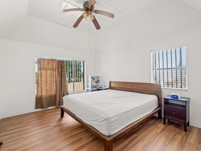 6072 S Maple Avenue, Fresno, CA 93725