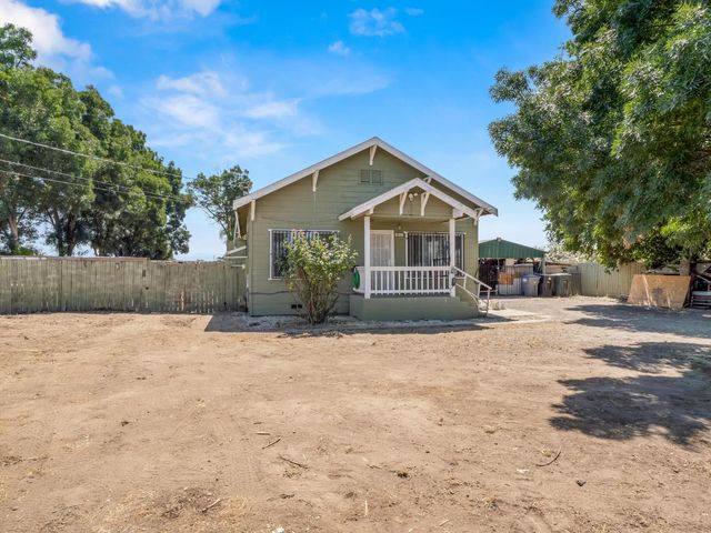 6072 S Maple Avenue, Fresno, CA 93725