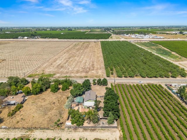 6072 S Maple Avenue, Fresno, CA 93725