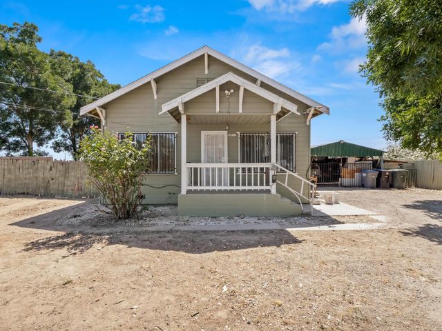 6072 S Maple Avenue, Fresno, CA 93725
