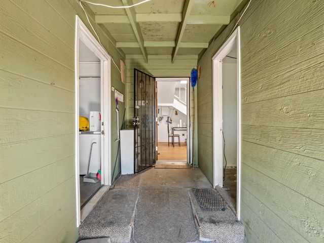6072 S Maple Avenue, Fresno, CA 93725