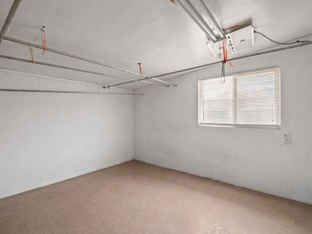 6072 S Maple Avenue, Fresno, CA 93725