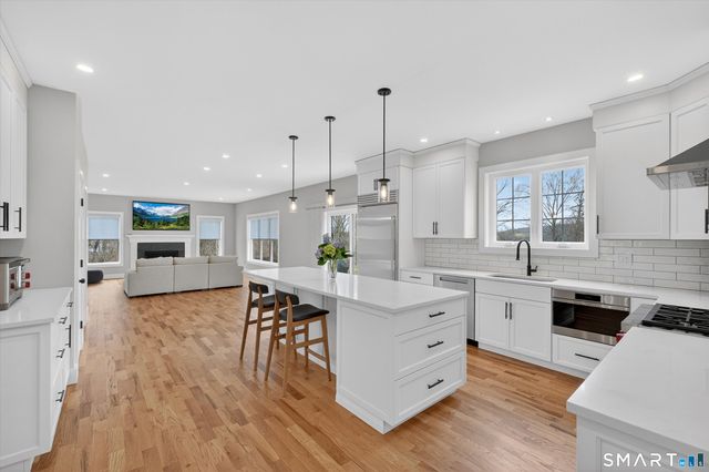 23 Stone Oak Drive, New Milford, CT 06776