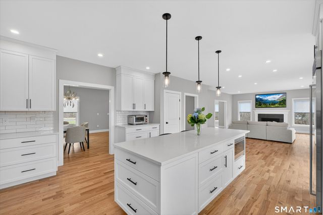 23 Stone Oak Drive, New Milford, CT 06776