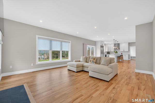 23 Stone Oak Drive, New Milford, CT 06776