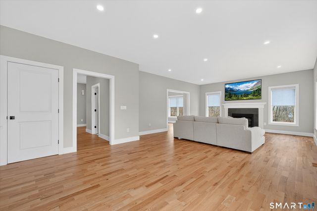 23 Stone Oak Drive, New Milford, CT 06776