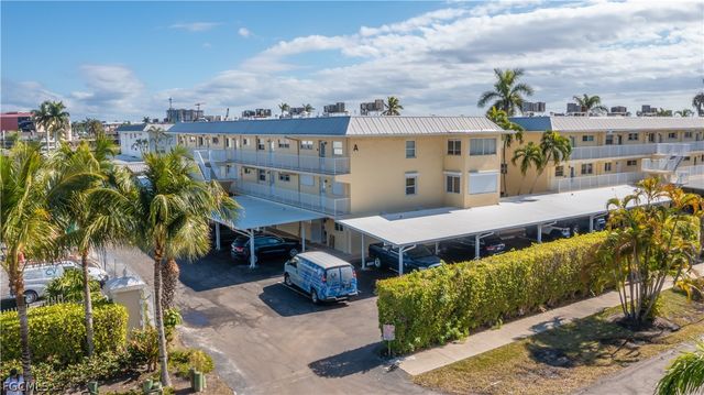 1100 8th AVE S 105A, Naples, FL 34102