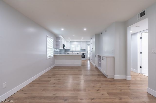 1100 8th AVE S 105A, Naples, FL 34102