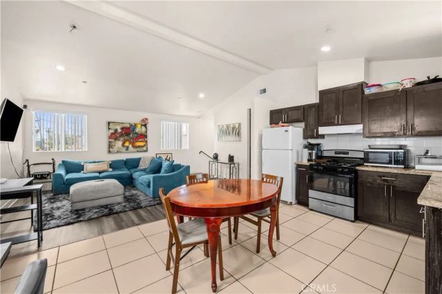 844 W 78th Street, Los Angeles, CA 90044