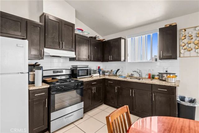 844 W 78th Street, Los Angeles, CA 90044