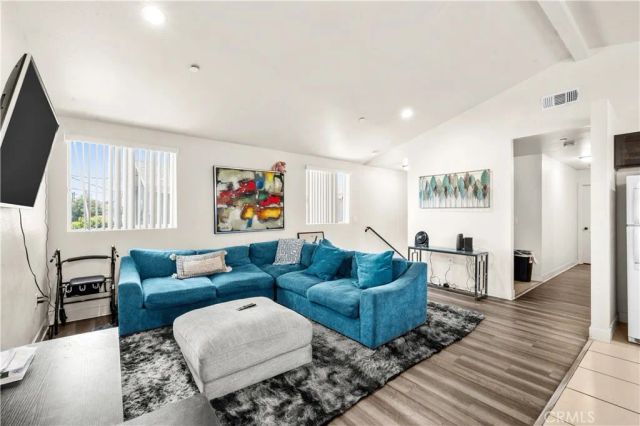844 W 78th Street, Los Angeles, CA 90044