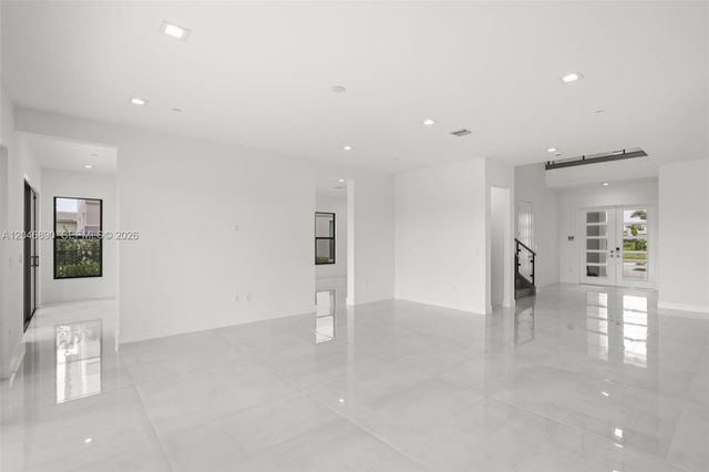 12866 Crane Xing, Palm Beach Gardens, FL 33412
