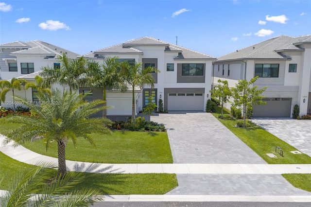 12866 Crane Xing, Palm Beach Gardens, FL 33412