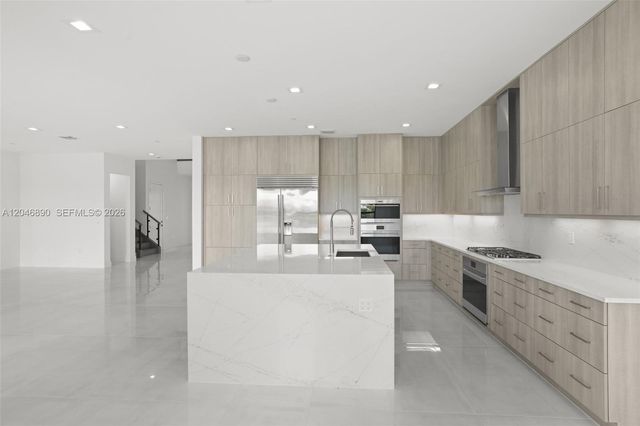 12866 Crane Xing, Palm Beach Gardens, FL 33412