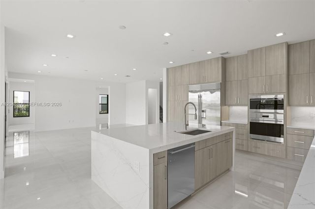 12866 Crane Xing, Palm Beach Gardens, FL 33412