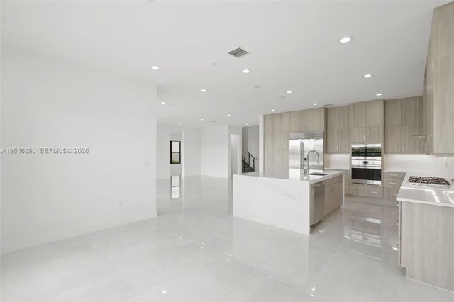 12866 Crane Xing, Palm Beach Gardens, FL 33412
