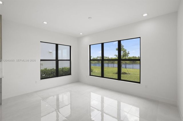12866 Crane Xing, Palm Beach Gardens, FL 33412