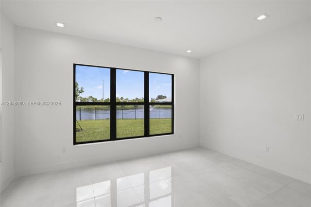 12866 Crane Xing, Palm Beach Gardens, FL 33412