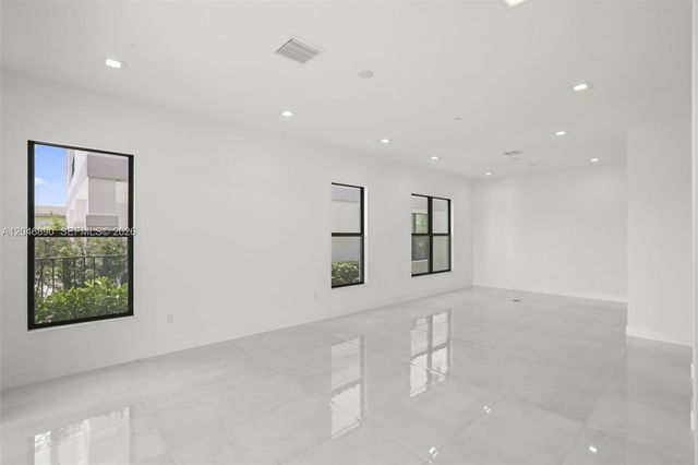 12866 Crane Xing, Palm Beach Gardens, FL 33412