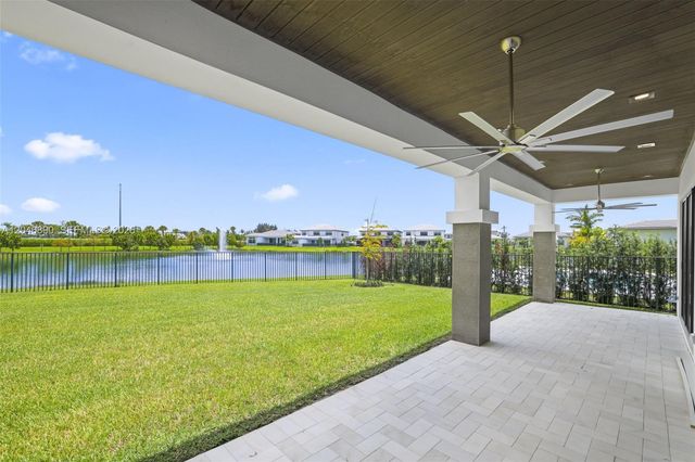 12866 Crane Xing, Palm Beach Gardens, FL 33412