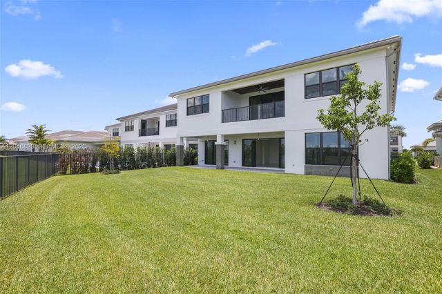 12866 Crane Xing, Palm Beach Gardens, FL 33412