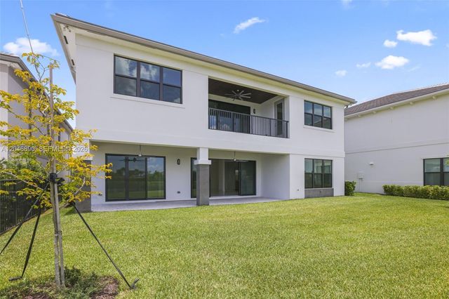 12866 Crane Xing, Palm Beach Gardens, FL 33412