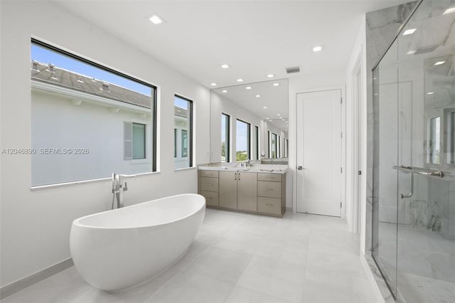 12866 Crane Xing, Palm Beach Gardens, FL 33412