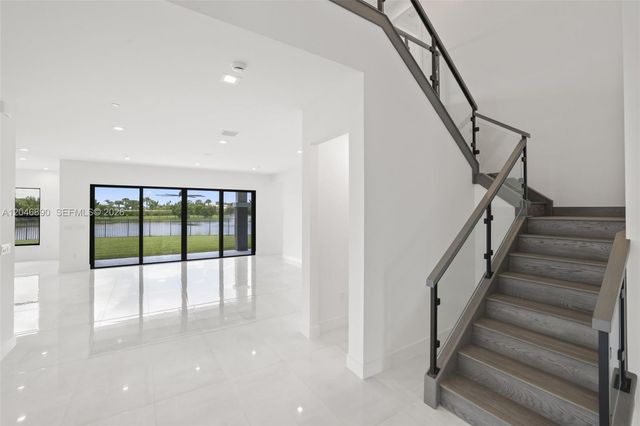 12866 Crane Xing, Palm Beach Gardens, FL 33412