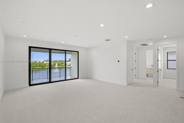 12866 Crane Xing, Palm Beach Gardens, FL 33412