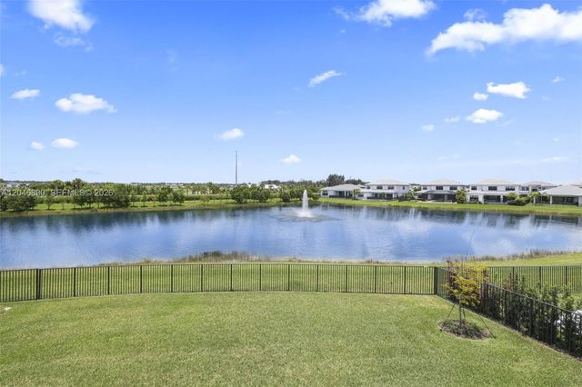 12866 Crane Xing, Palm Beach Gardens, FL 33412