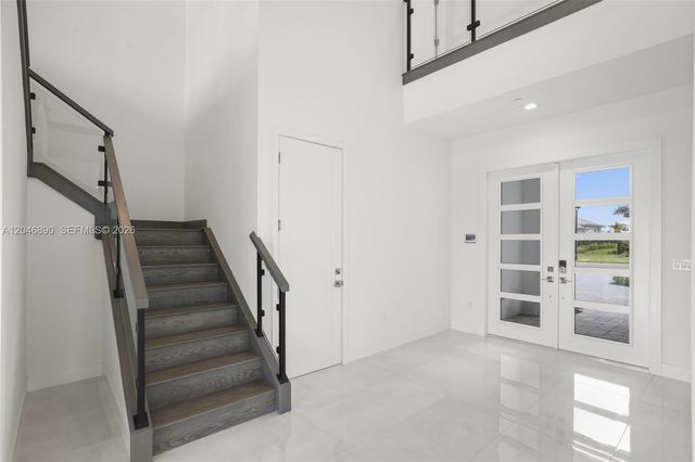 12866 Crane Xing, Palm Beach Gardens, FL 33412