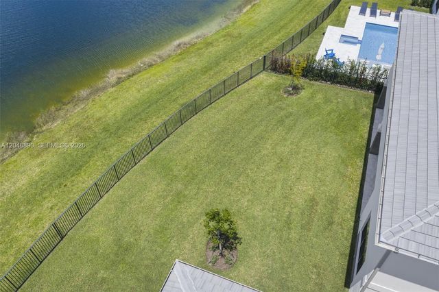 12866 Crane Xing, Palm Beach Gardens, FL 33412