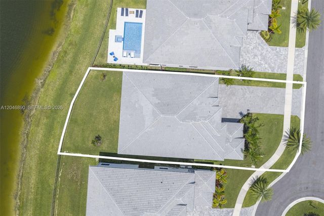12866 Crane Xing, Palm Beach Gardens, FL 33412