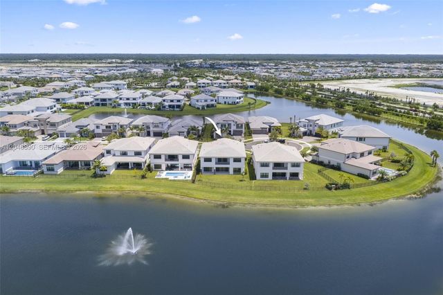 12866 Crane Xing, Palm Beach Gardens, FL 33412