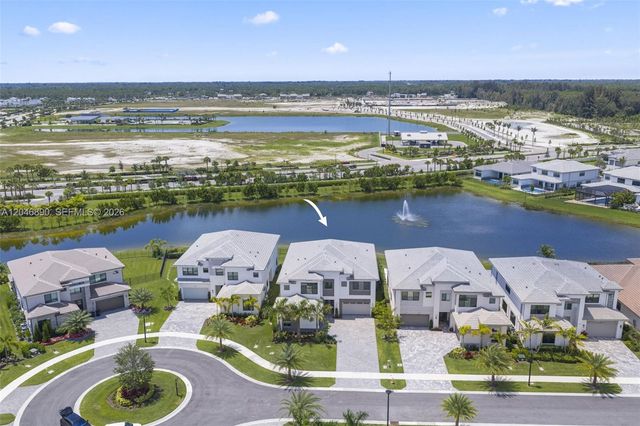 12866 Crane Xing, Palm Beach Gardens, FL 33412