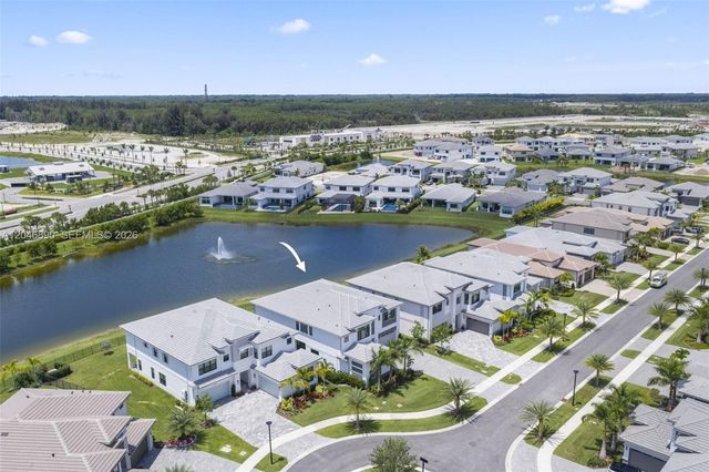 12866 Crane Xing, Palm Beach Gardens, FL 33412
