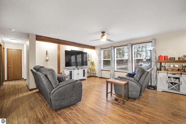 2082 S Mackinaw Trail, Cadillac, MI 49601